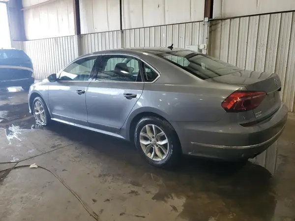1VWAT7A31HC007530 2017 VOLKSWAGEN PASSAT - Image 2