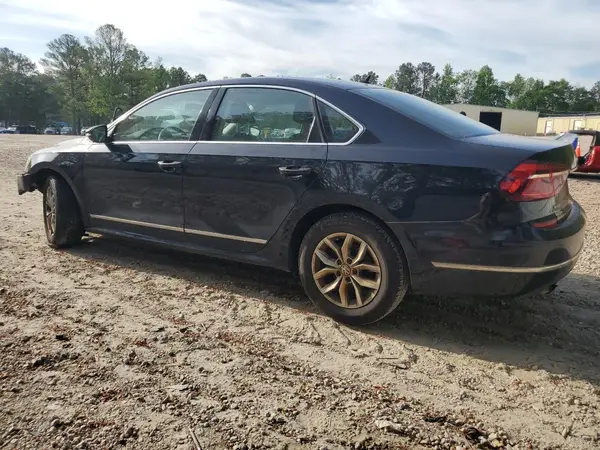 1VWAT7A31HC007771 2017 VOLKSWAGEN PASSAT - Image 2