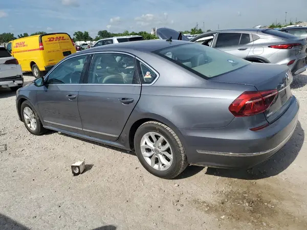 1VWAT7A31HC009696 2017 VOLKSWAGEN PASSAT - Image 2