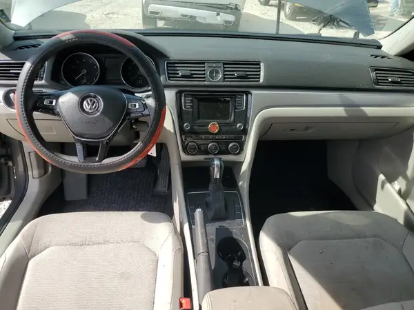 1VWAT7A31HC009696 2017 VOLKSWAGEN PASSAT - Image 8