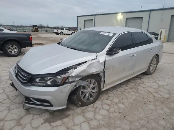 1VWAT7A31HC010024 2017 VOLKSWAGEN PASSAT - Image 1