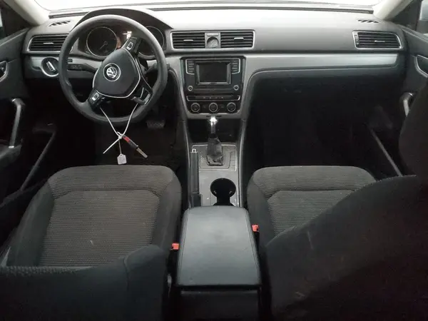 1VWAT7A31HC010024 2017 VOLKSWAGEN PASSAT - Image 8