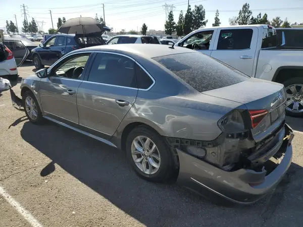 1VWAT7A31HC012372 2017 VOLKSWAGEN PASSAT - Image 2