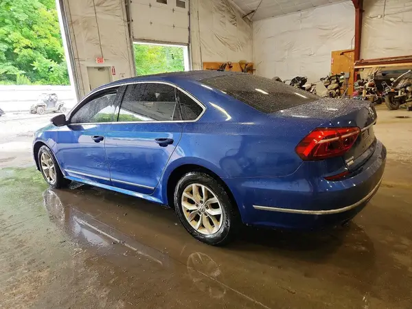 1VWAT7A31HC014493 2017 VOLKSWAGEN PASSAT - Image 2