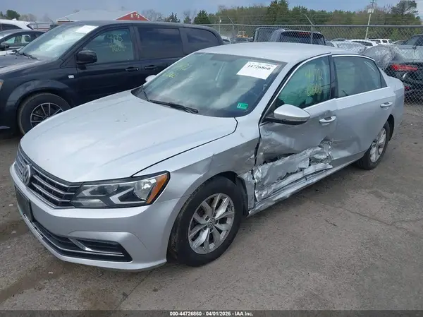 1VWAT7A31HC016972 2017 VOLKSWAGEN PASSAT - Image 2