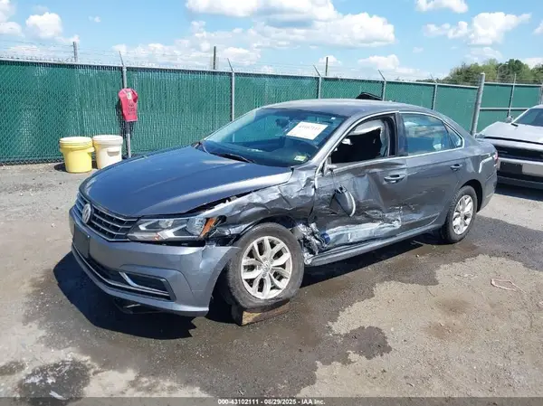 1VWAT7A31HC029219 2017 VOLKSWAGEN PASSAT - Image 2