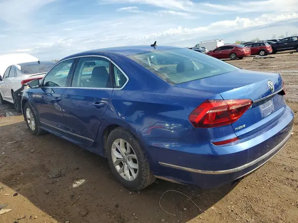 1VWAT7A31HC029558 2017 VOLKSWAGEN PASSAT - Image 2