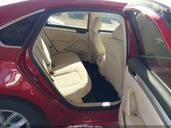 1VWAT7A31HC045338 2017 VOLKSWAGEN PASSAT - Image 8
