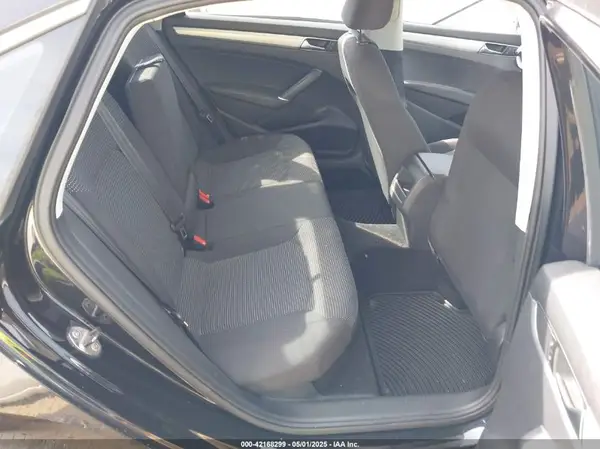 1VWAT7A31HC046232 2017 VOLKSWAGEN PASSAT - Image 8