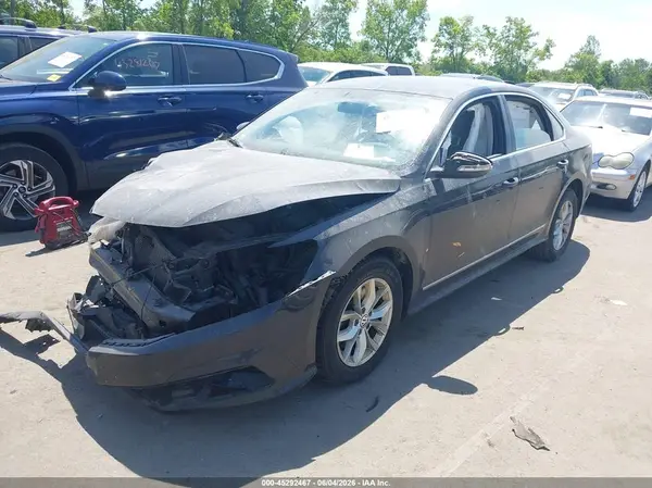 1VWAT7A31HC050622 2017 VOLKSWAGEN PASSAT - Image 2