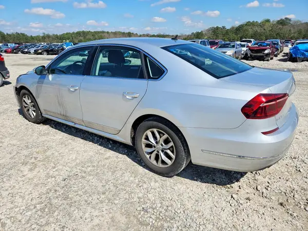 1VWAT7A31HC051432 2017 VOLKSWAGEN PASSAT - Image 2
