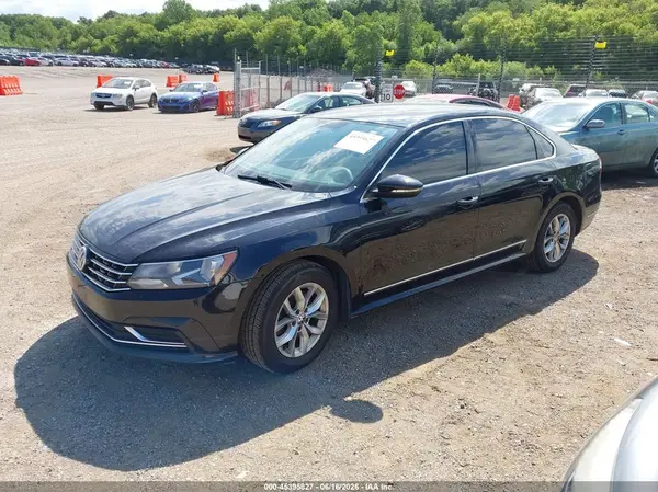 1VWAT7A31HC051818 2017 VOLKSWAGEN PASSAT - Image 2