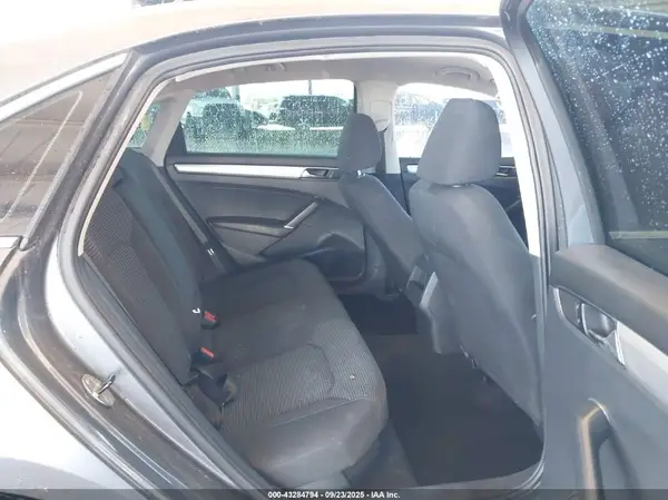 1VWAT7A31HC053536 2017 VOLKSWAGEN PASSAT - Image 8