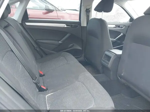 1VWAT7A31HC073446 2017 VOLKSWAGEN PASSAT - Image 8