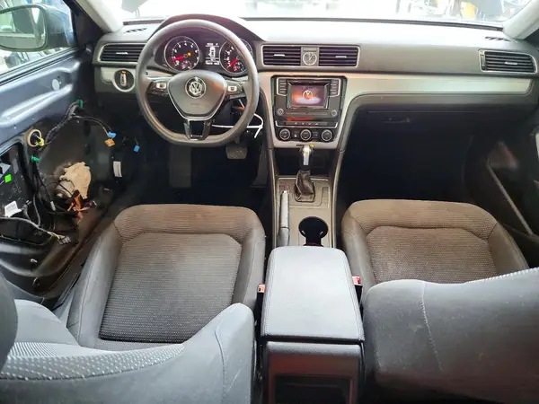 1VWAT7A31HC073687 2017 VOLKSWAGEN PASSAT - Image 8