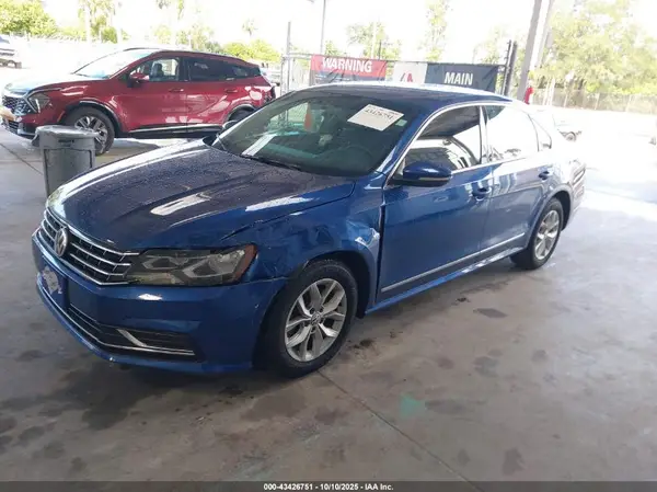 1VWAT7A31HC077593 2017 VOLKSWAGEN PASSAT - Image 2