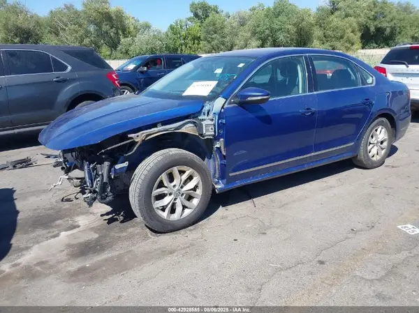 1VWAT7A31HC079456 2017 VOLKSWAGEN PASSAT - Image 2