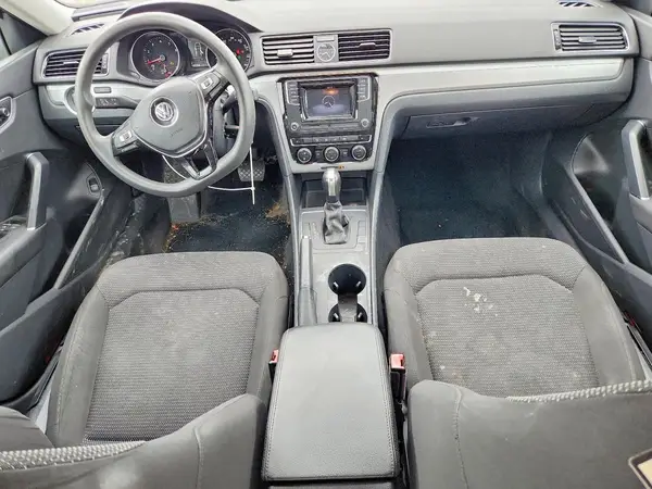 1VWAT7A31HC080963 2017 VOLKSWAGEN PASSAT - Image 8