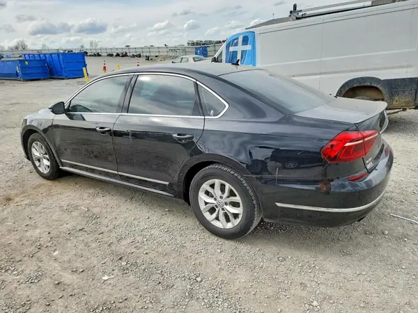 1VWAT7A31HC081675 2017 VOLKSWAGEN PASSAT - Image 2