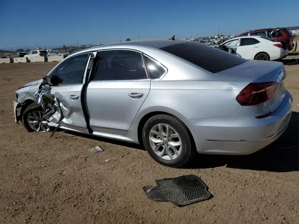 1VWAT7A31HC085449 2017 VOLKSWAGEN PASSAT - Image 2