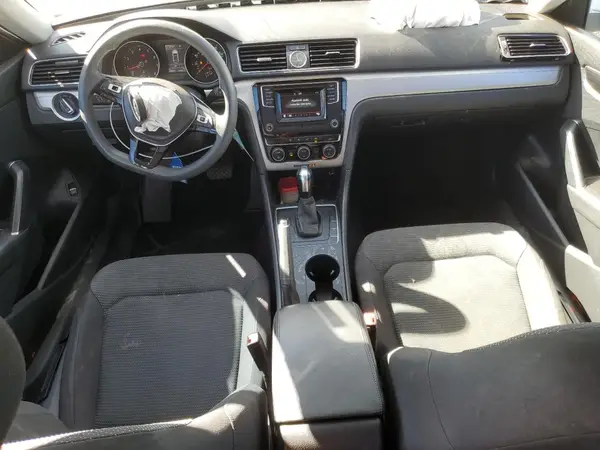 1VWAT7A31HC085449 2017 VOLKSWAGEN PASSAT - Image 8