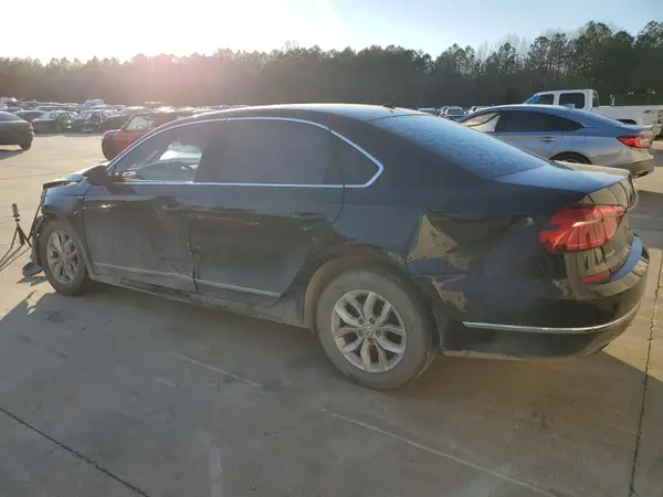 1VWAT7A31HC086052 2017 VOLKSWAGEN PASSAT - Image 2