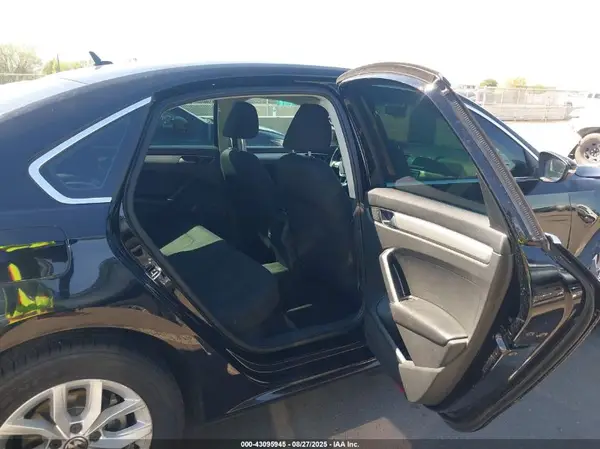 1VWAT7A32GC017918 2016 VOLKSWAGEN PASSAT - Image 8