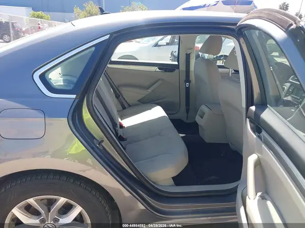 1VWAT7A32GC038090 2016 VOLKSWAGEN PASSAT - Image 8