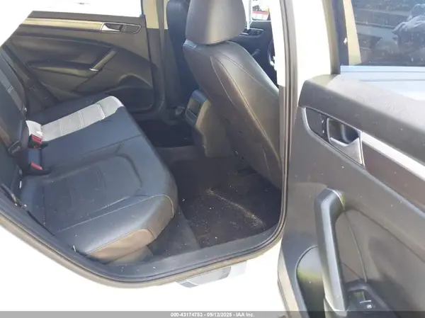 1VWAT7A32GC040468 2016 VOLKSWAGEN PASSAT - Image 8