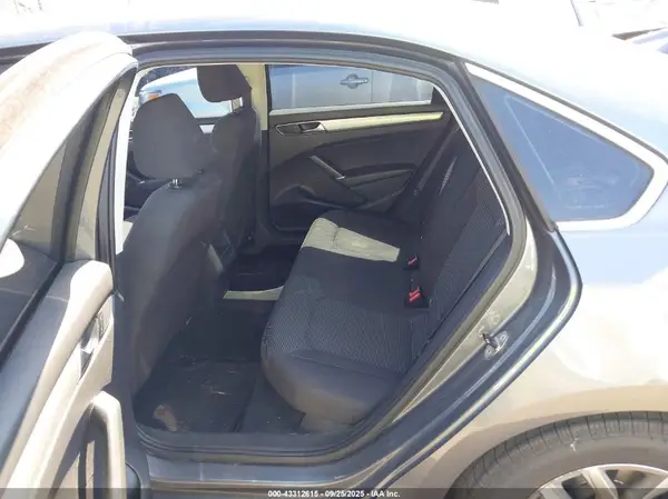 1VWAT7A32GC042494 2016 VOLKSWAGEN PASSAT - Image 8