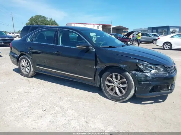1VWAT7A32GC045914 2016 VOLKSWAGEN PASSAT - Image 1