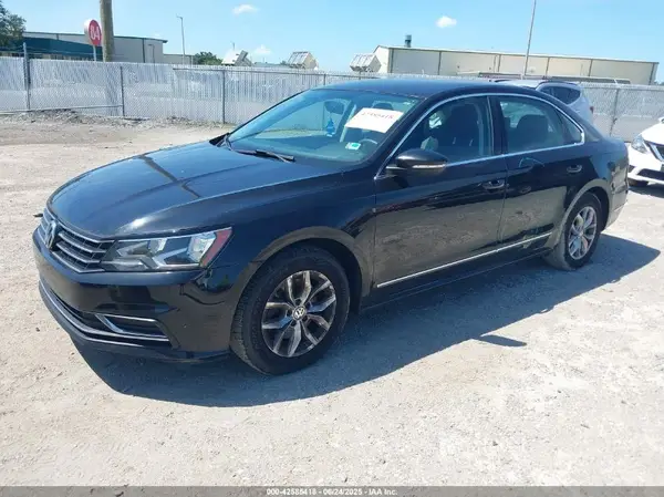 1VWAT7A32GC045914 2016 VOLKSWAGEN PASSAT - Image 2