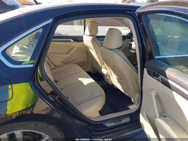 1VWAT7A32GC068576 2016 VOLKSWAGEN PASSAT - Image 8