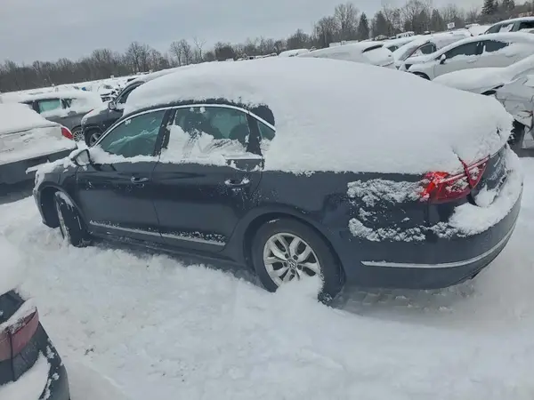 1VWAT7A32HC004474 2017 VOLKSWAGEN PASSAT - Image 2