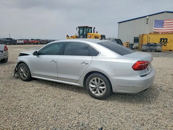 1VWAT7A32HC007715 2017 VOLKSWAGEN PASSAT - Image 2