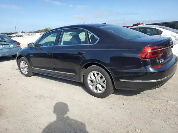 1VWAT7A32HC008086 2017 VOLKSWAGEN PASSAT - Image 2