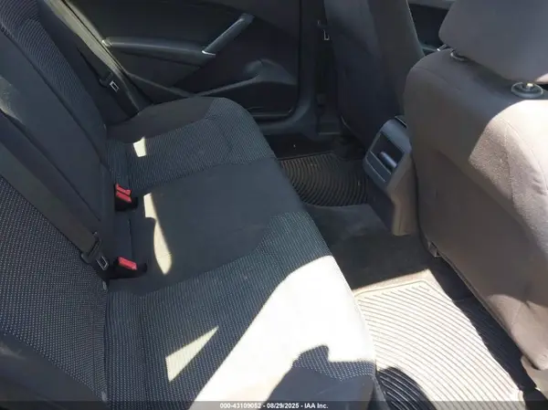 1VWAT7A32HC009402 2017 VOLKSWAGEN PASSAT - Image 8