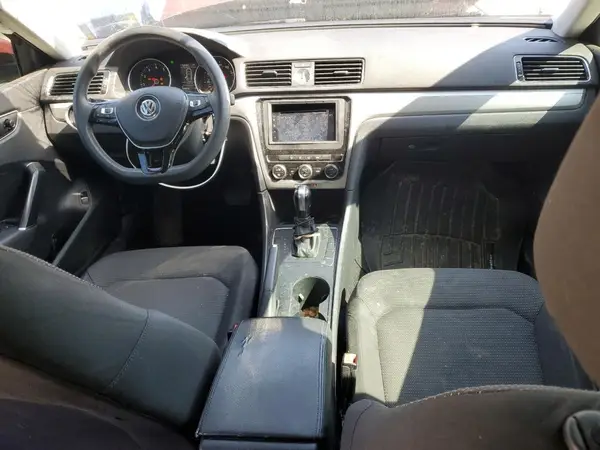 1VWAT7A32HC013658 2017 VOLKSWAGEN PASSAT - Image 8