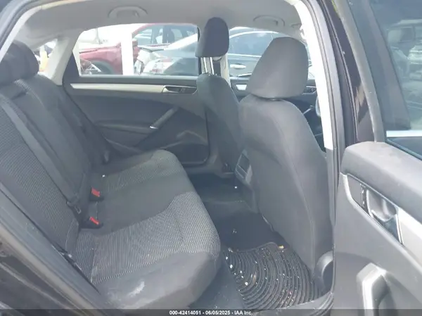 1VWAT7A32HC015684 2017 VOLKSWAGEN PASSAT - Image 8