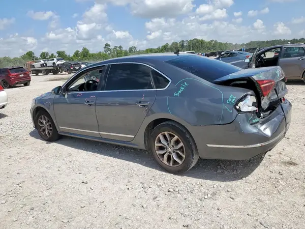 1VWAT7A32HC017063 2017 VOLKSWAGEN PASSAT - Image 2