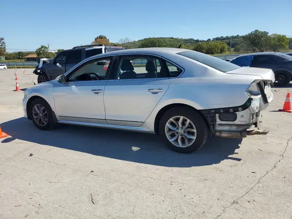 1VWAT7A32HC030685 2017 VOLKSWAGEN PASSAT - Image 2