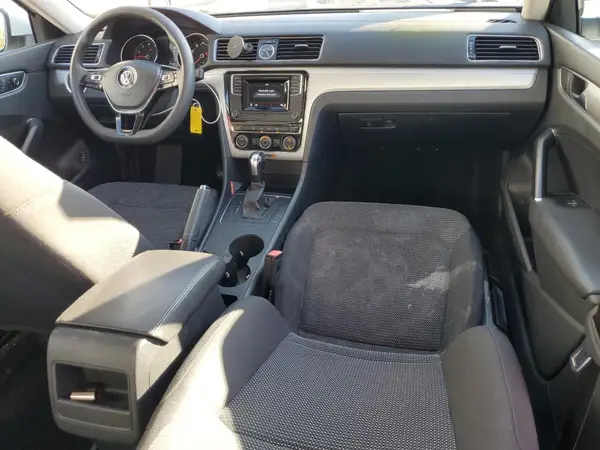 1VWAT7A32HC033411 2017 VOLKSWAGEN PASSAT - Image 8