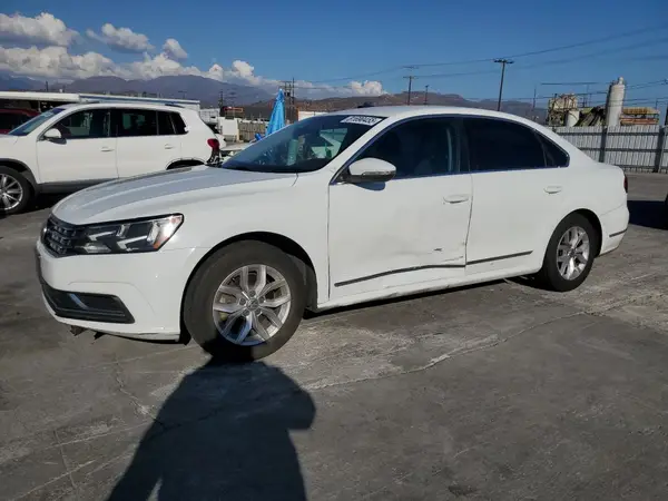 1VWAT7A32HC038902 2017 VOLKSWAGEN PASSAT - Image 1