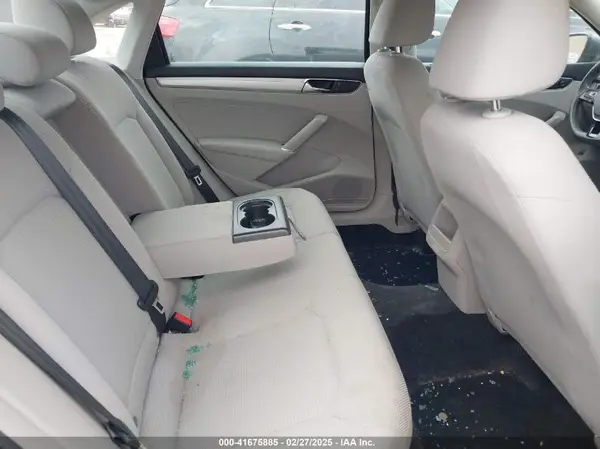 1VWAT7A32HC046465 2017 VOLKSWAGEN PASSAT - Image 8