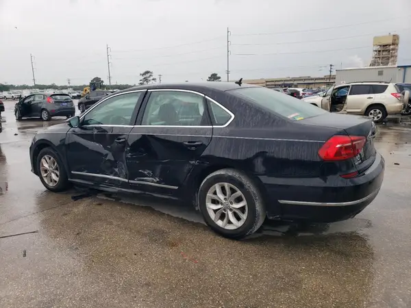 1VWAT7A32HC050631 2017 VOLKSWAGEN PASSAT - Image 2