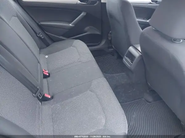 1VWAT7A32HC052329 2017 VOLKSWAGEN PASSAT - Image 8