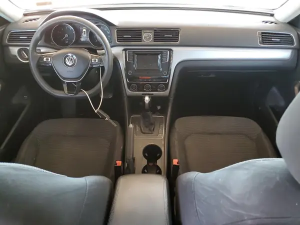 1VWAT7A32HC055750 2017 VOLKSWAGEN PASSAT - Image 8