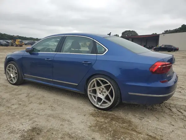 1VWAT7A32HC057532 2017 VOLKSWAGEN PASSAT - Image 2