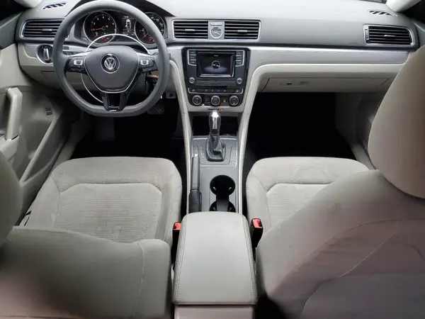 1VWAT7A32HC059233 2017 VOLKSWAGEN PASSAT - Image 8