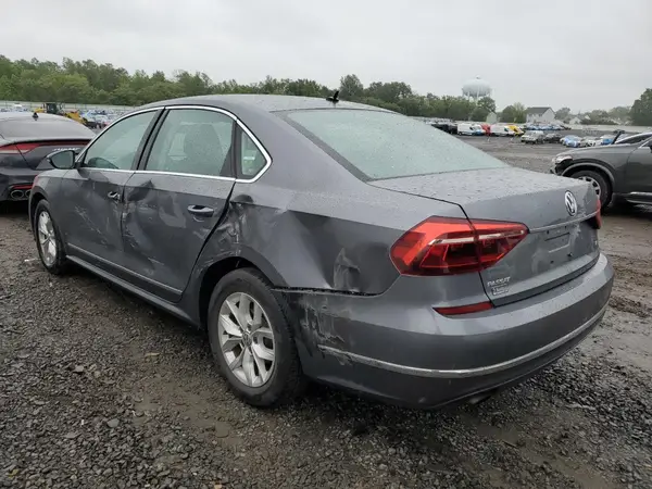 1VWAT7A32HC064142 2017 VOLKSWAGEN PASSAT - Image 2